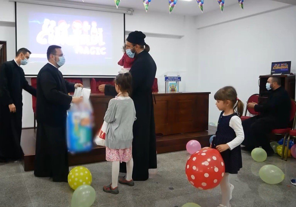 Daruri pentru copii din partea Patriarhului României 172667