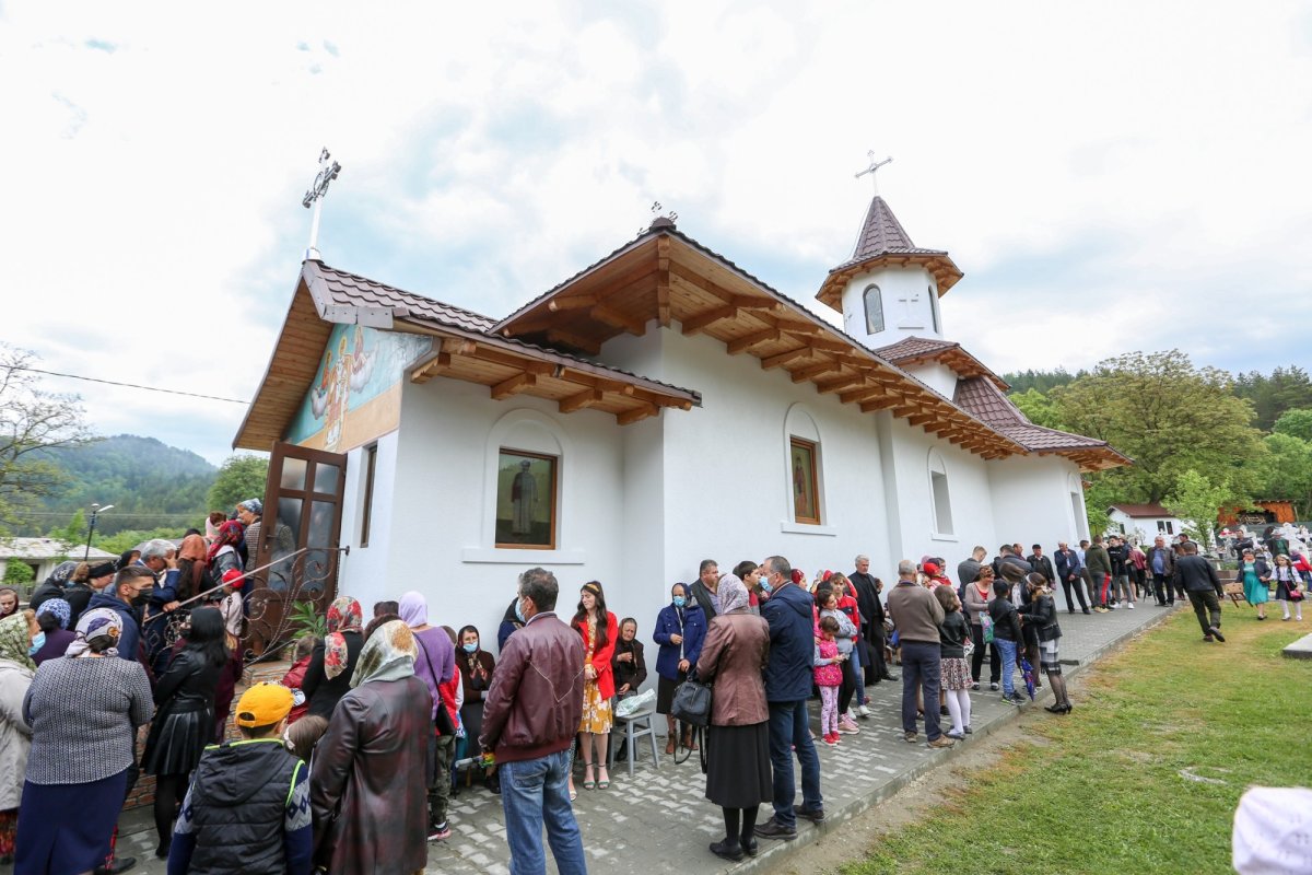 Înnoire și sfințire la biserica parohiei vrâncene Spulber 172716