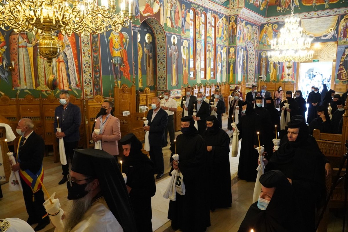 Mănăstirea Cudalbi, o cetate-prisacă  a jertfei, credinţei şi hărniciei  172736