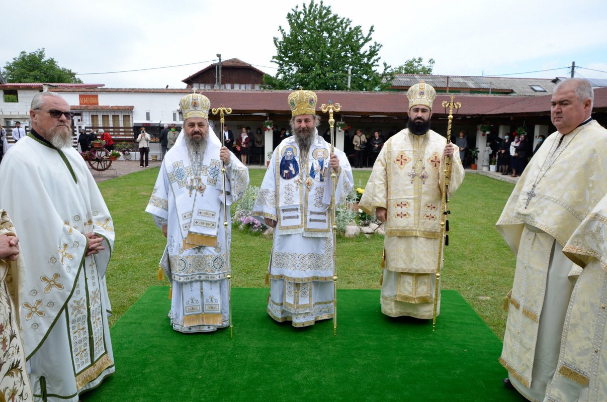 Târnosirea bisericii Parohiei Hațeg III 172752