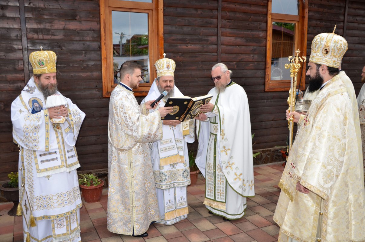 Târnosirea bisericii Parohiei Hațeg III 172753