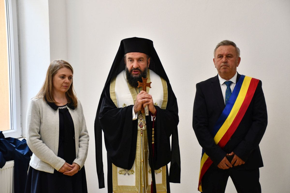 Vizite și slujiri arhierești în Eparhia Banatului de Munte 172722