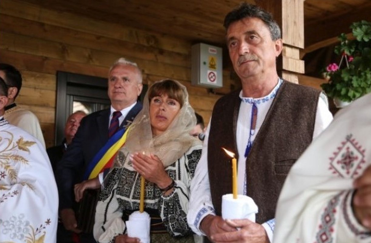 Revista presei 172830