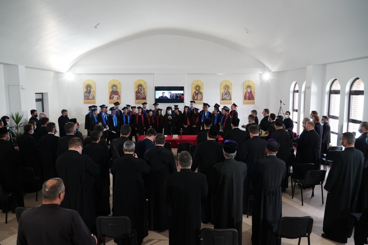 Curs festiv al seminariștilor gălățeni 173053