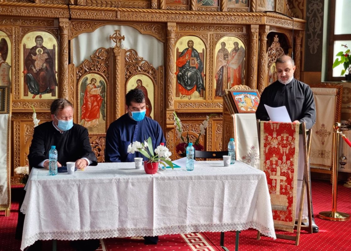 Întâlnire a preoţilor slujitori în cimitirele de stat din Capitală 173107