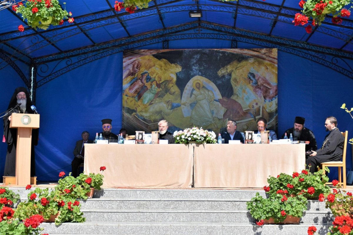 Simpozionul național „Părintele Mina Dobzeu, duhovnic și mărturisitor în comunism” 173153