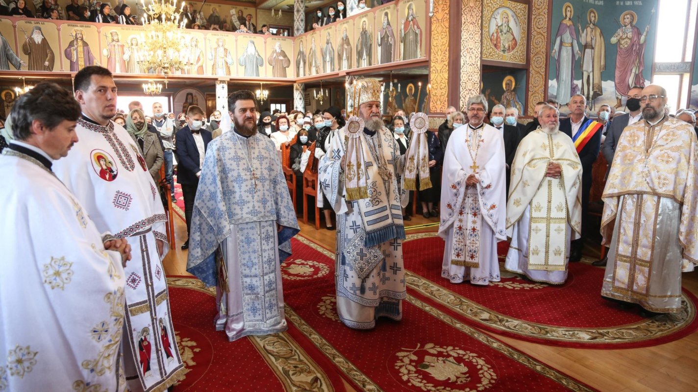 Târnosirea Bisericii „Învierea Domnului” din Dumbrăveni, Sibiu 173135