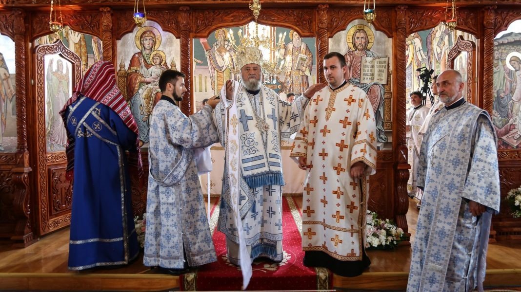 Târnosirea Bisericii „Învierea Domnului” din Dumbrăveni, Sibiu 173137