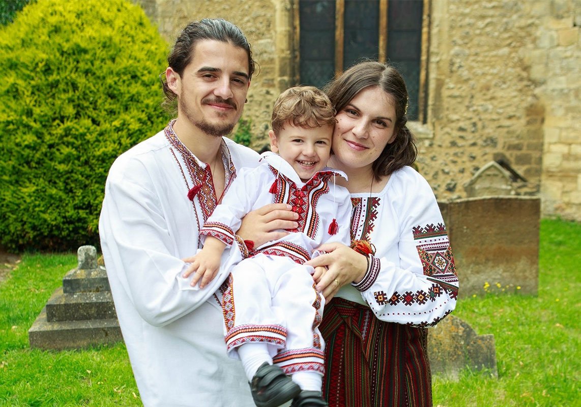 Departe de casă, dar aproape de Biserică 173271