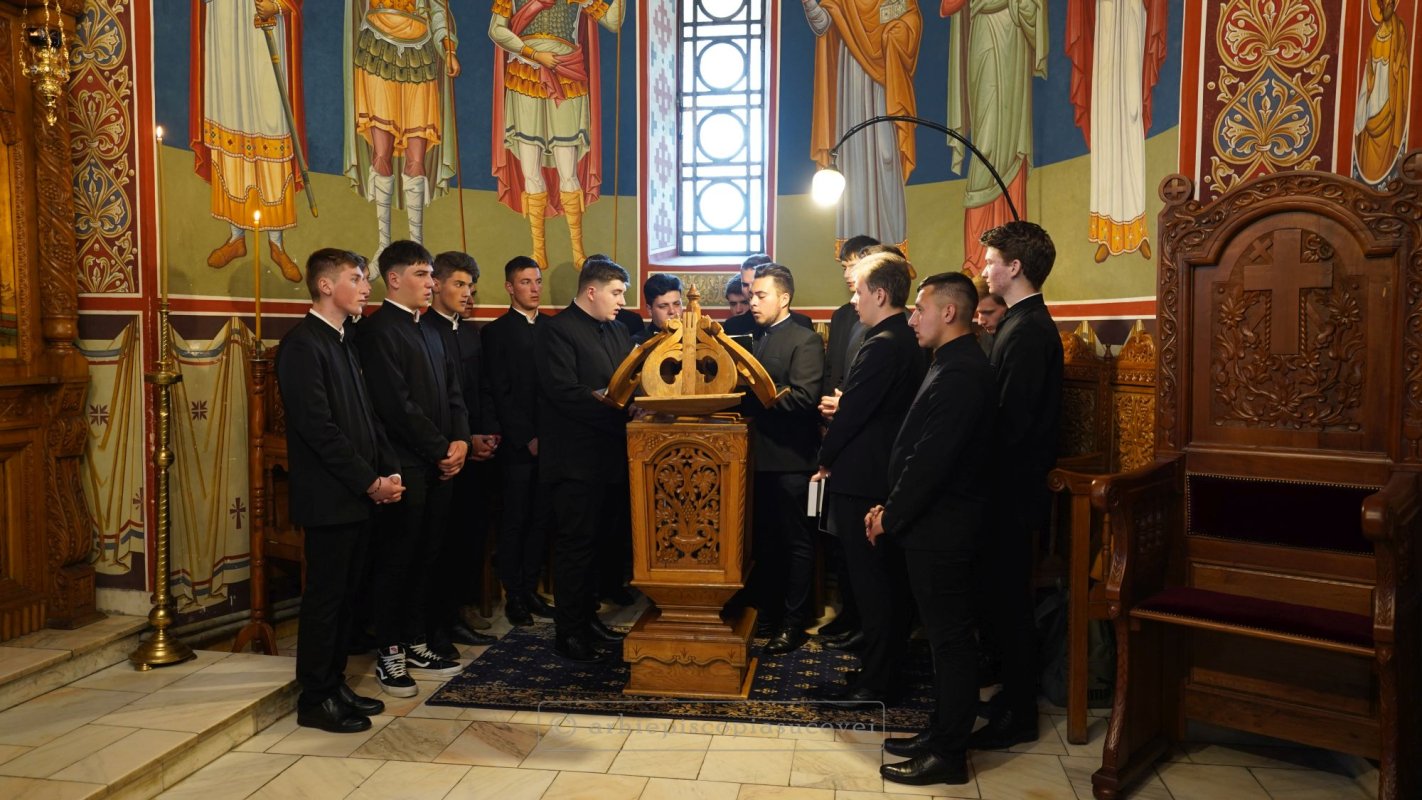 Festivitatea de absolvire a elevilor Seminarului Teologic din Suceava 173352