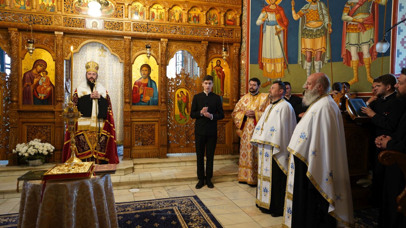 Festivitatea de absolvire a elevilor Seminarului Teologic din Suceava 173354