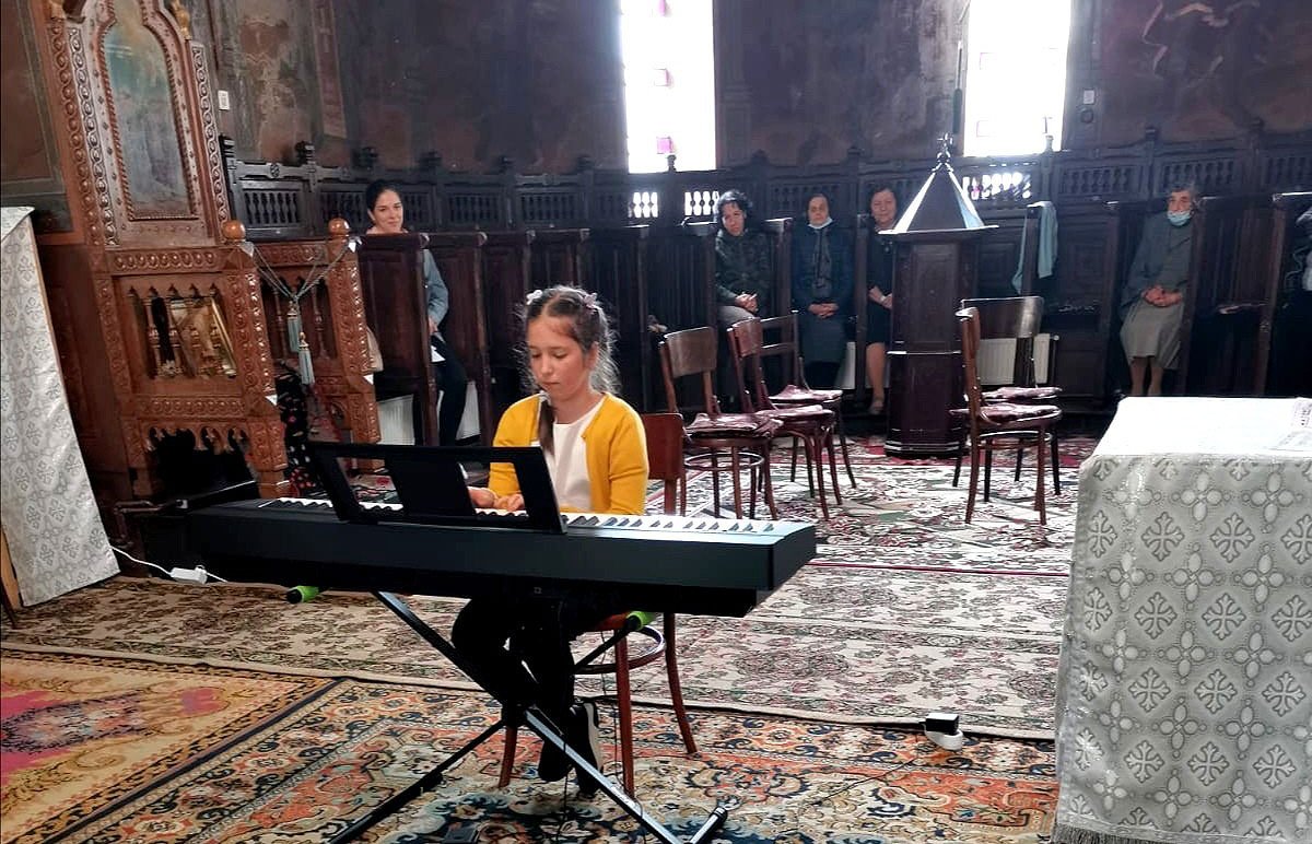 Recital de muzică clasică la Parohia Izvoarele din Prahova 173265