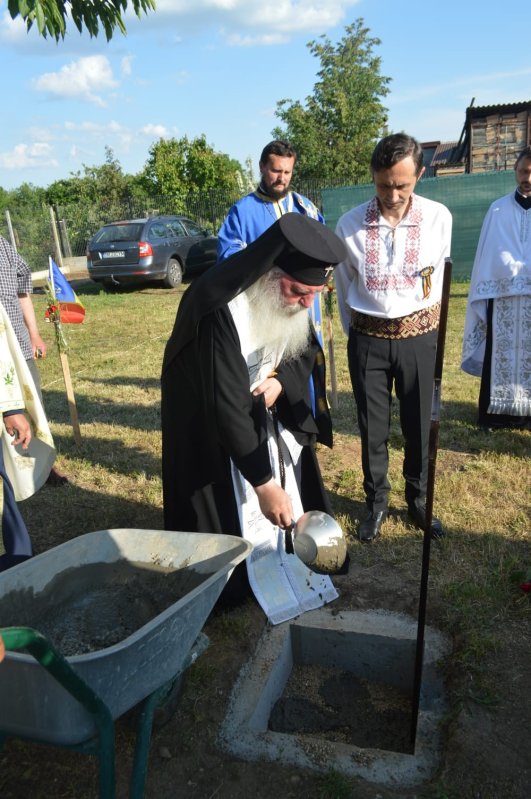 Târnosire și piatră de temelie pentru o nouă biserică la parohii timișene  173261