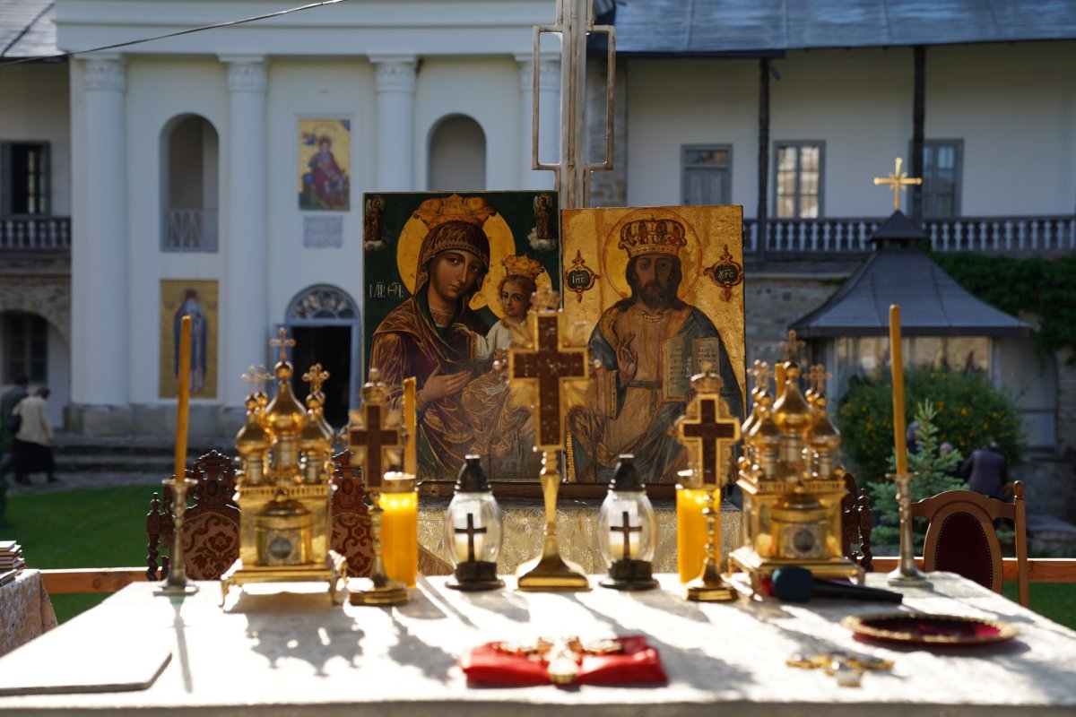 Hramul Mănăstirii Neamț 173423