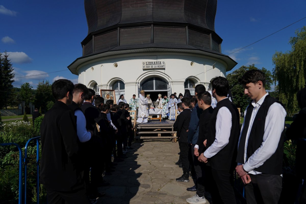 Hramul Mănăstirii Neamț 173428