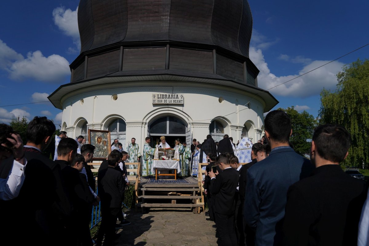 Hramul Mănăstirii Neamț 173433