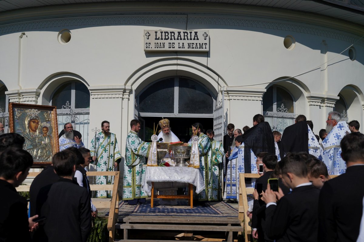 Hramul Mănăstirii Neamț 173434