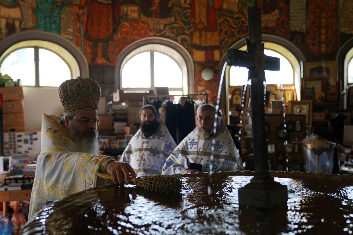 Hramul Mănăstirii Neamț 173440