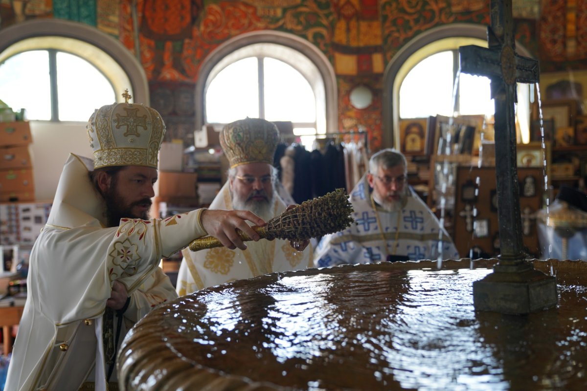 Hramul Mănăstirii Neamț 173441