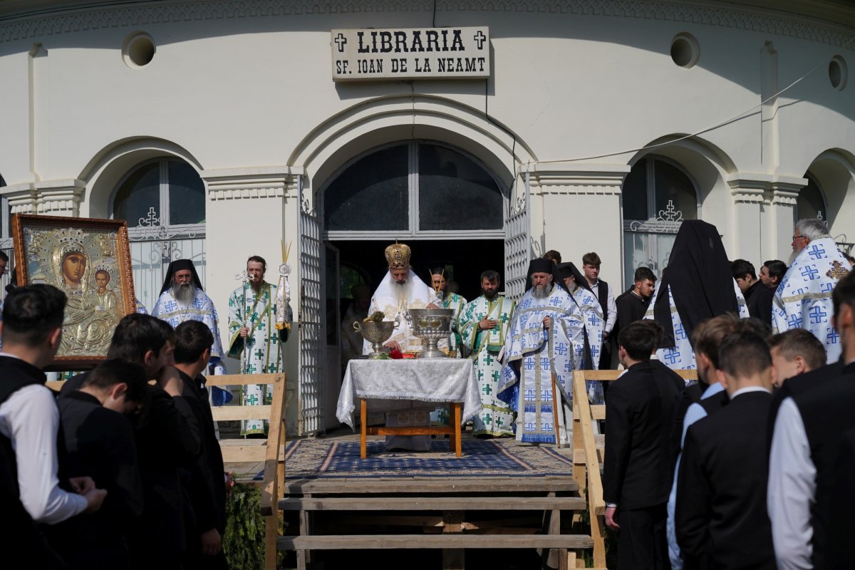 Hramul Mănăstirii Neamț 173444