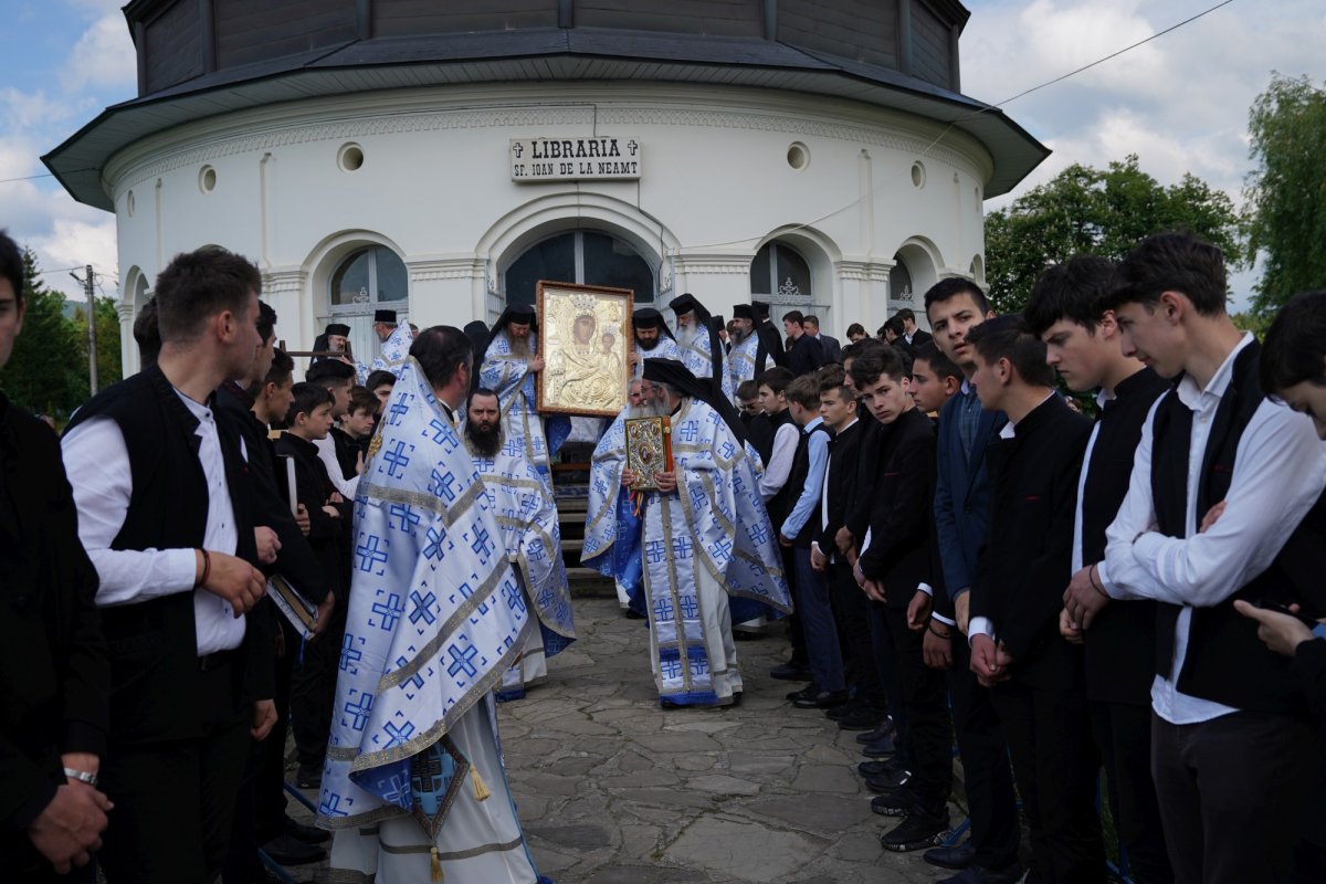 Hramul Mănăstirii Neamț 173447