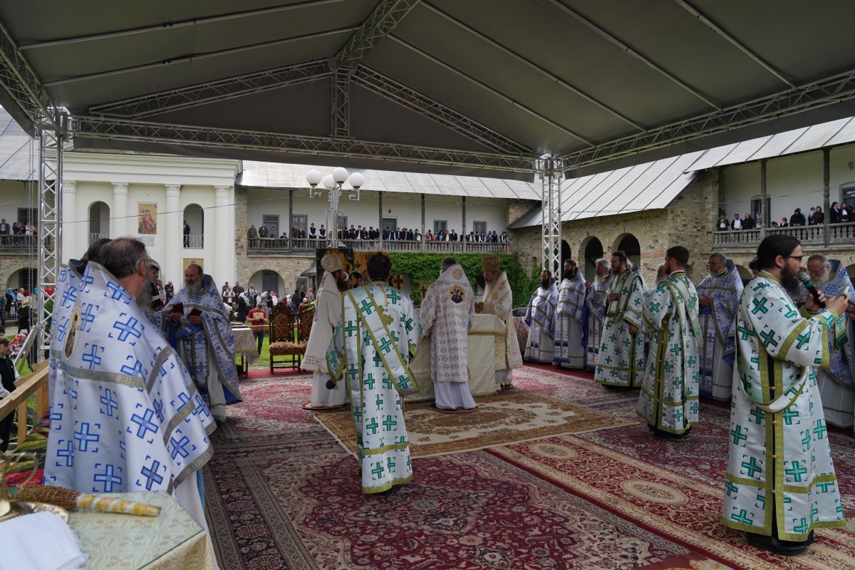 Hramul Mănăstirii Neamț 173451