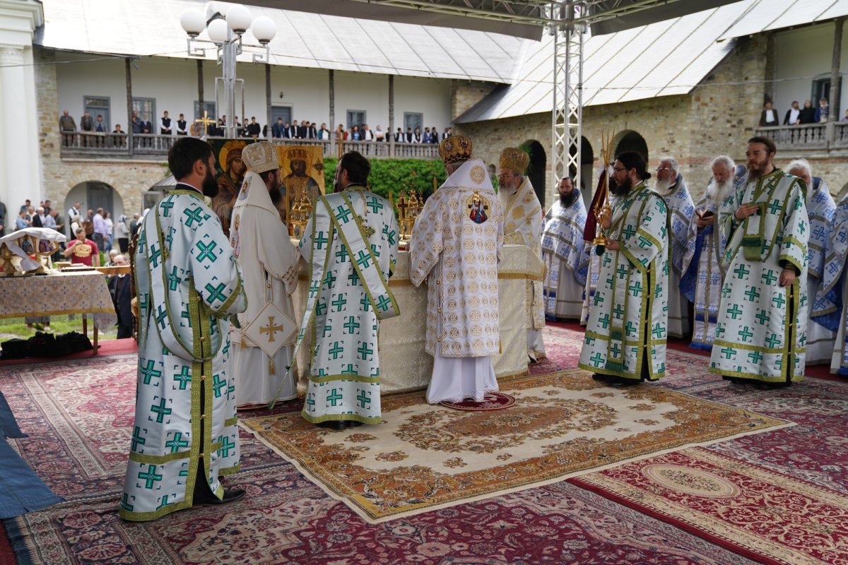 Hramul Mănăstirii Neamț 173452