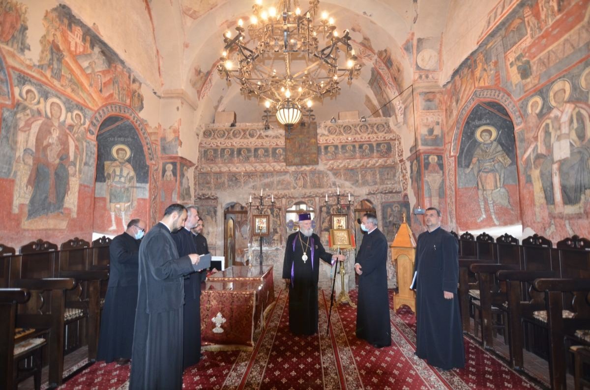 Vizite pastorale şi hirotesii în Arhiepiscopia Târgoviştei 173321