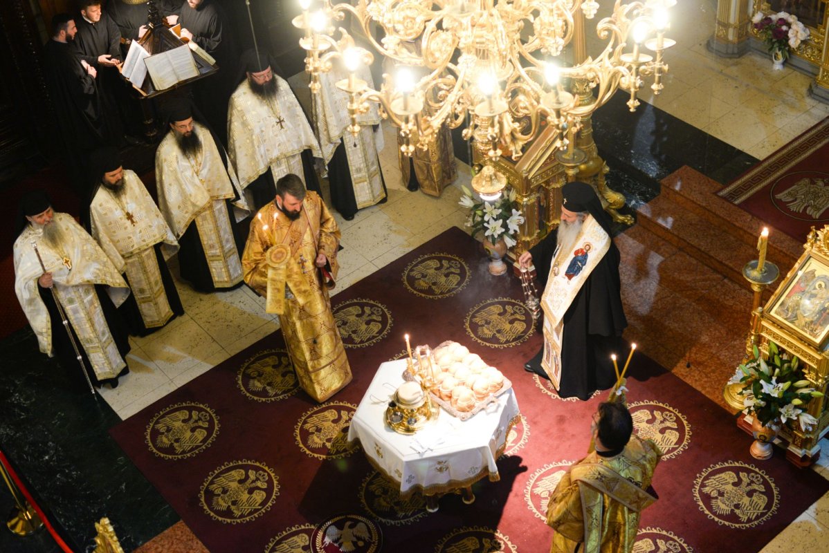 Slujbă de priveghere în cinstea Sfintei Cuvioase Parascheva la Catedrala Mitropolitană din Iași 173753