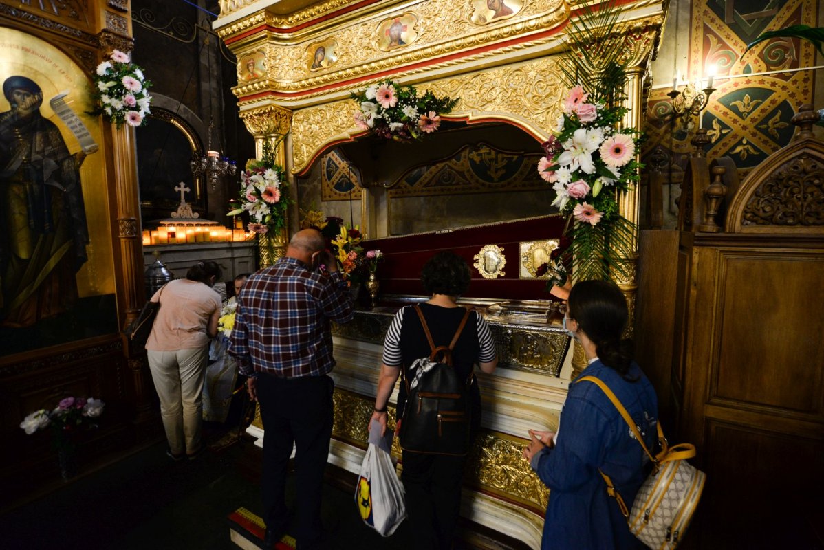 Slujbă de priveghere în cinstea Sfintei Cuvioase Parascheva la Catedrala Mitropolitană din Iași 173763