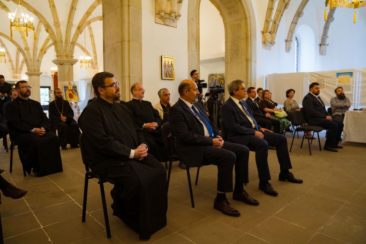 Manifestări culturale la Iași cu prilejul împlinirii a 380 de ani de la aducerea moaştelor Sfintei Cuvioase Parascheva 173721