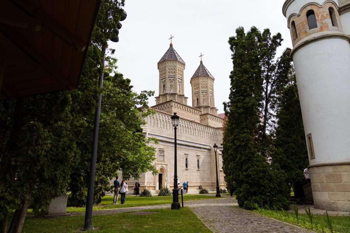 380 de ani de la aducerea la Iaşi a moaştelor Sfintei Cuvioase Parascheva 173895