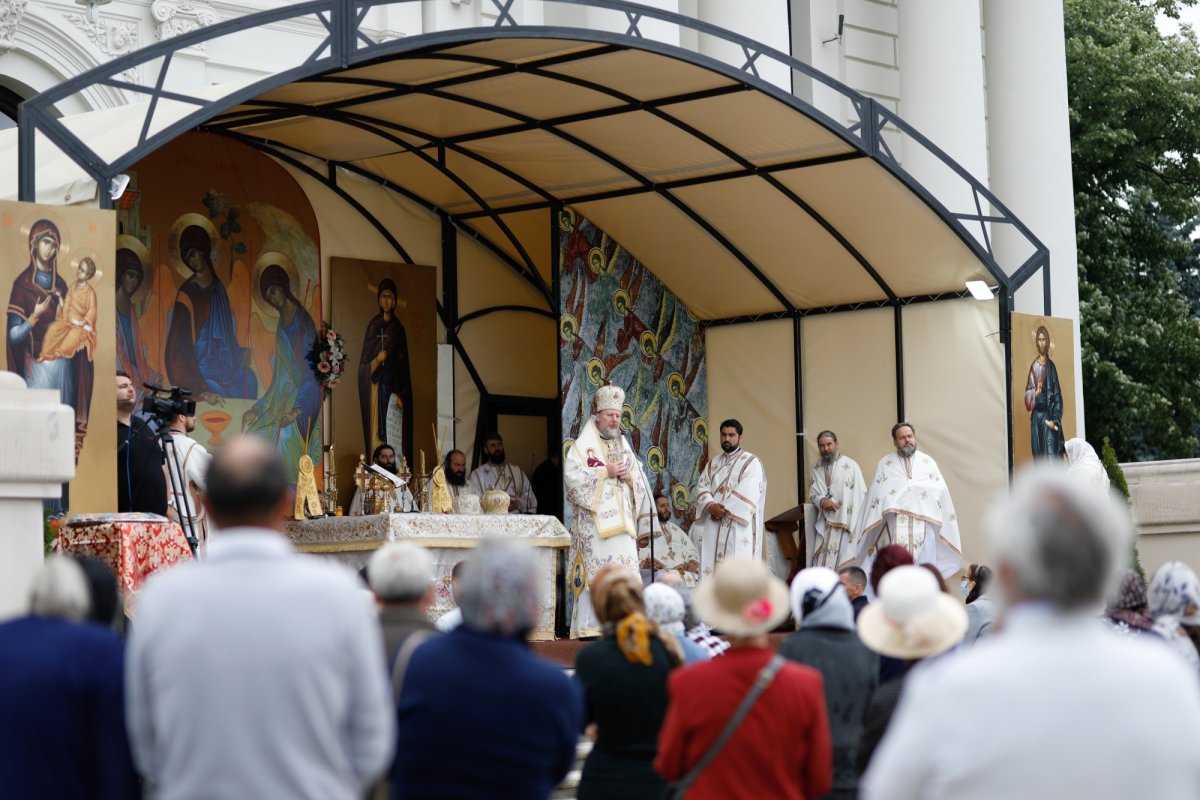 380 de ani de la aducerea la Iaşi a moaştelor Sfintei Cuvioase Parascheva 173940