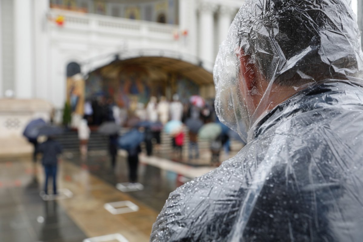 380 de ani de la aducerea la Iaşi a moaştelor Sfintei Cuvioase Parascheva 173946