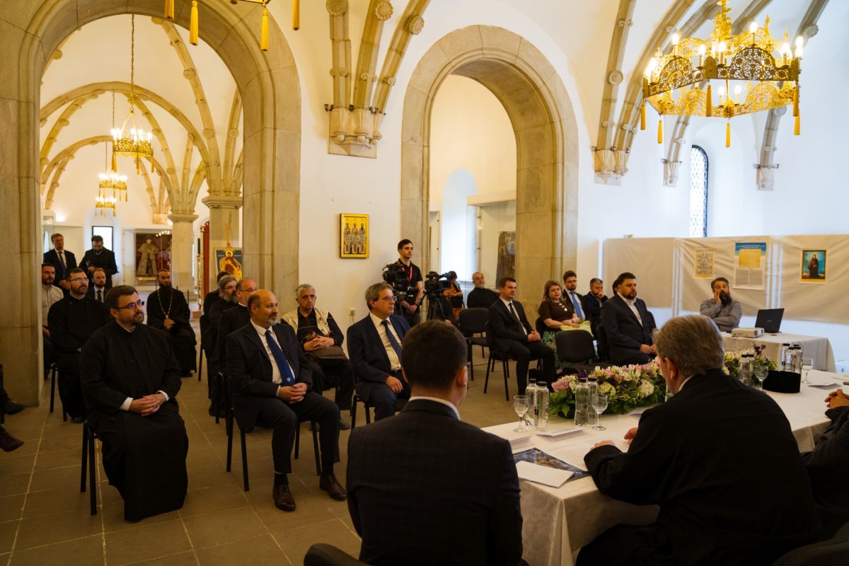 380 de ani de la aducerea la Iaşi a moaştelor Sfintei Cuvioase Parascheva 173949