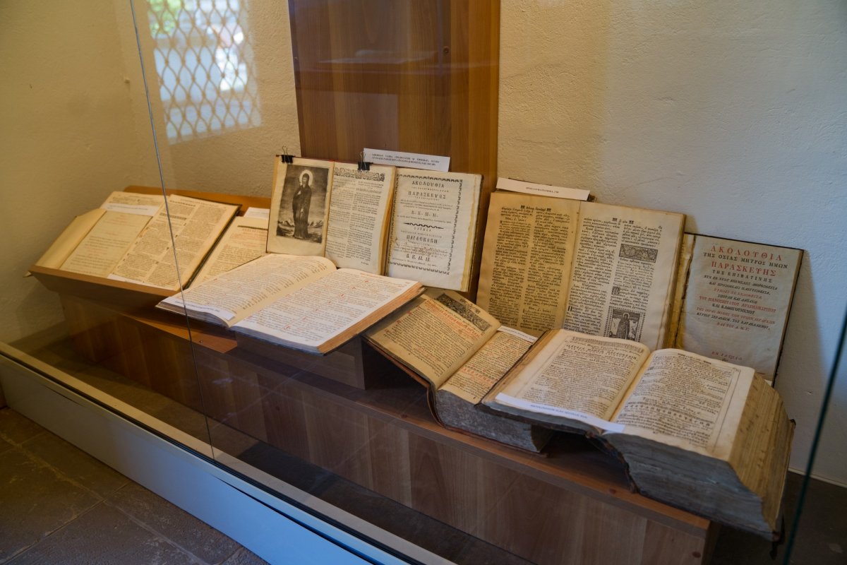 380 de ani de la aducerea la Iaşi a moaştelor Sfintei Cuvioase Parascheva 173959