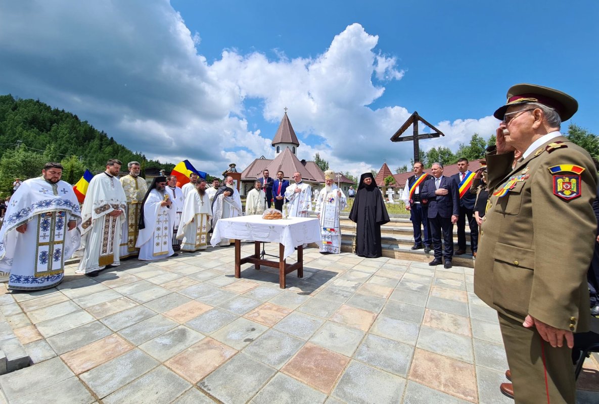 Hramul Mănăstirii „Înălțarea Domnului” de la Muntele Rece 173598