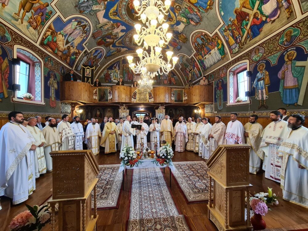 Biserica din Negreni-Huedin a fost resfințită  174038