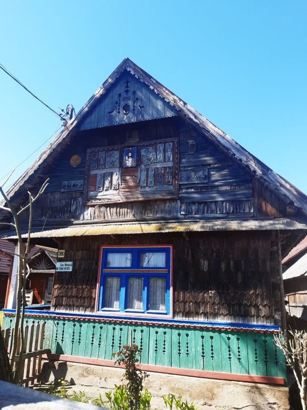 Cimitirul vesel colorat din Săpânța 174199