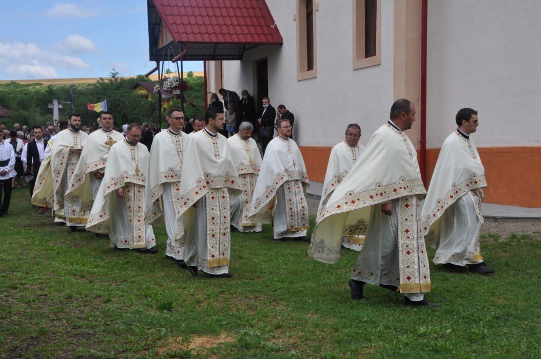 Zi de bucurie în Parohia Gârceiu 174171