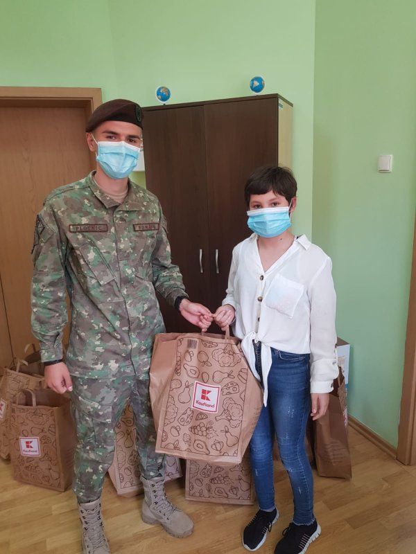  Acțiune filantropică întreprinsă de militarii lugojeni la Centrul „Sfântul Nicolae”  174374