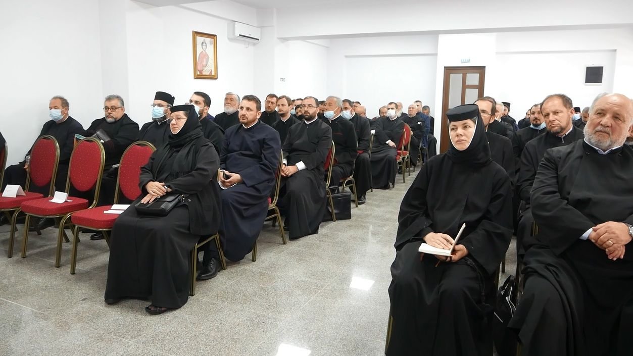 Conferință administrativă cu preoții din Protopopiatul Vălenii de Munte 174435