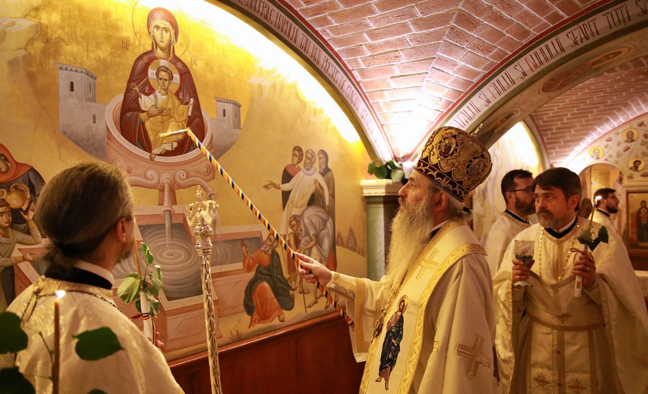 Sfinţire de pictură şi piatră de temelie pentru o nouă biserică la Iaşi 174644