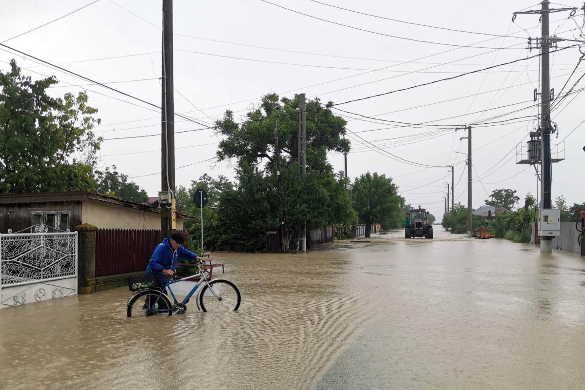 Ajutoare de urgență pentru cei afectați  de inundații 174695
