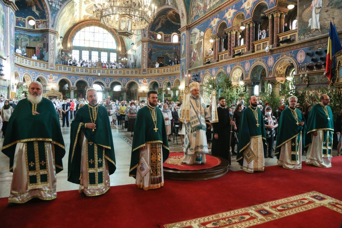 Praznicul Cincizecimii la Catedrala Mitropolitană din Sibiu 174647