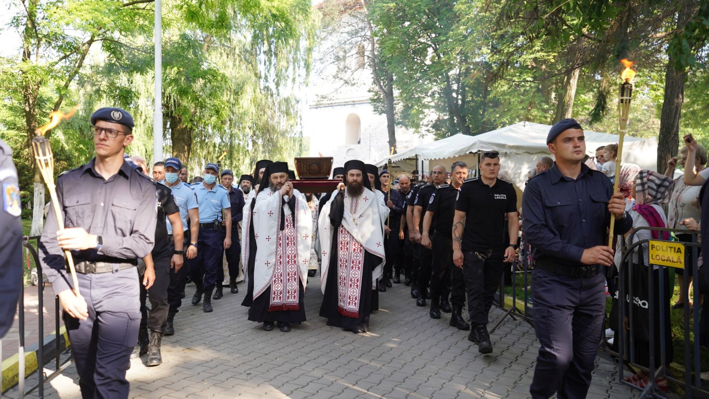 Procesiune cu moaştele Sfântului Ioan cel Nou de la Suceava 174796