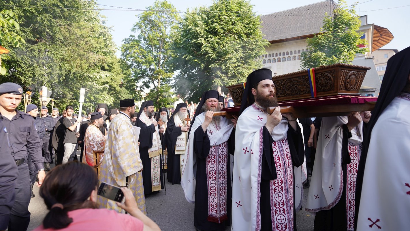 Procesiune cu moaştele Sfântului Ioan cel Nou de la Suceava 174797