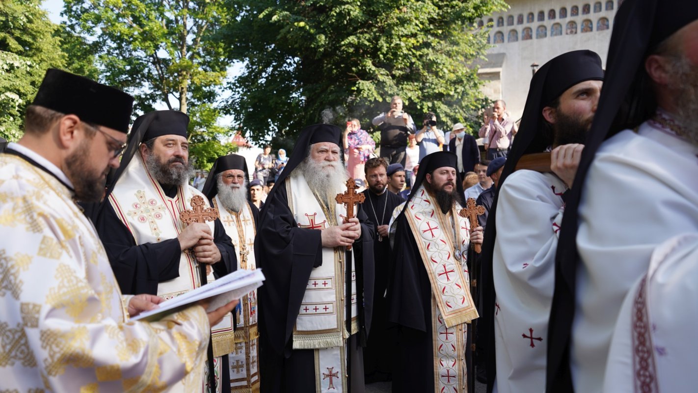 Procesiune cu moaştele Sfântului Ioan cel Nou de la Suceava 174798