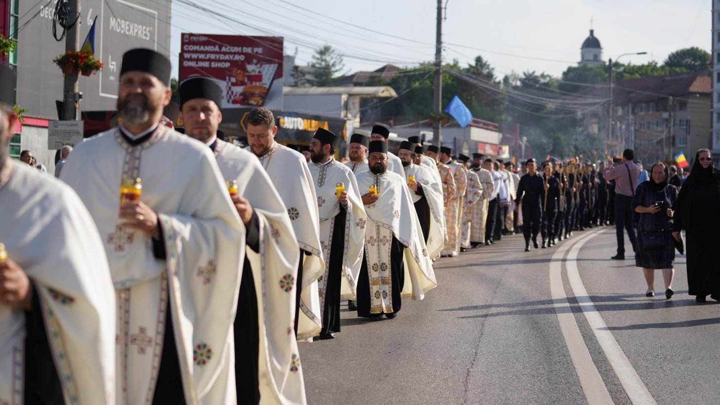 Procesiune cu moaştele Sfântului Ioan cel Nou de la Suceava 174800