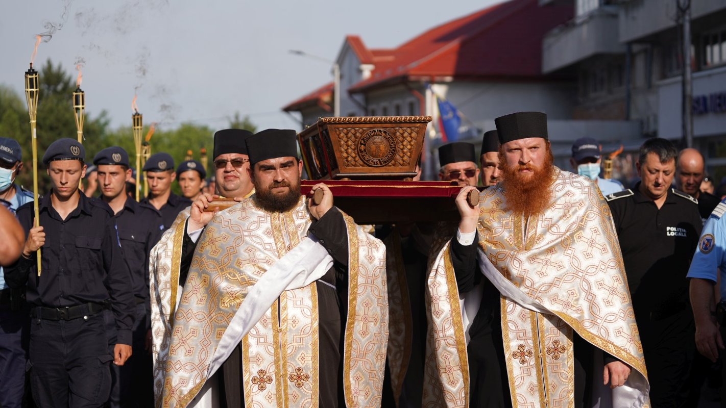 Procesiune cu moaştele Sfântului Ioan cel Nou de la Suceava 174801